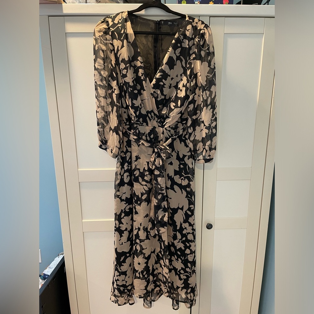MANGO Flowy Flower Print Dress 8 Black & Cream